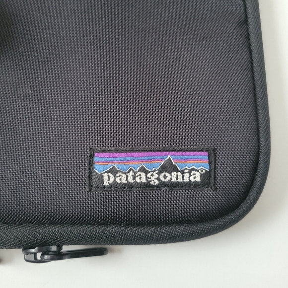 Patagonia Padded mini iPad book case. - Picture 2 of 9